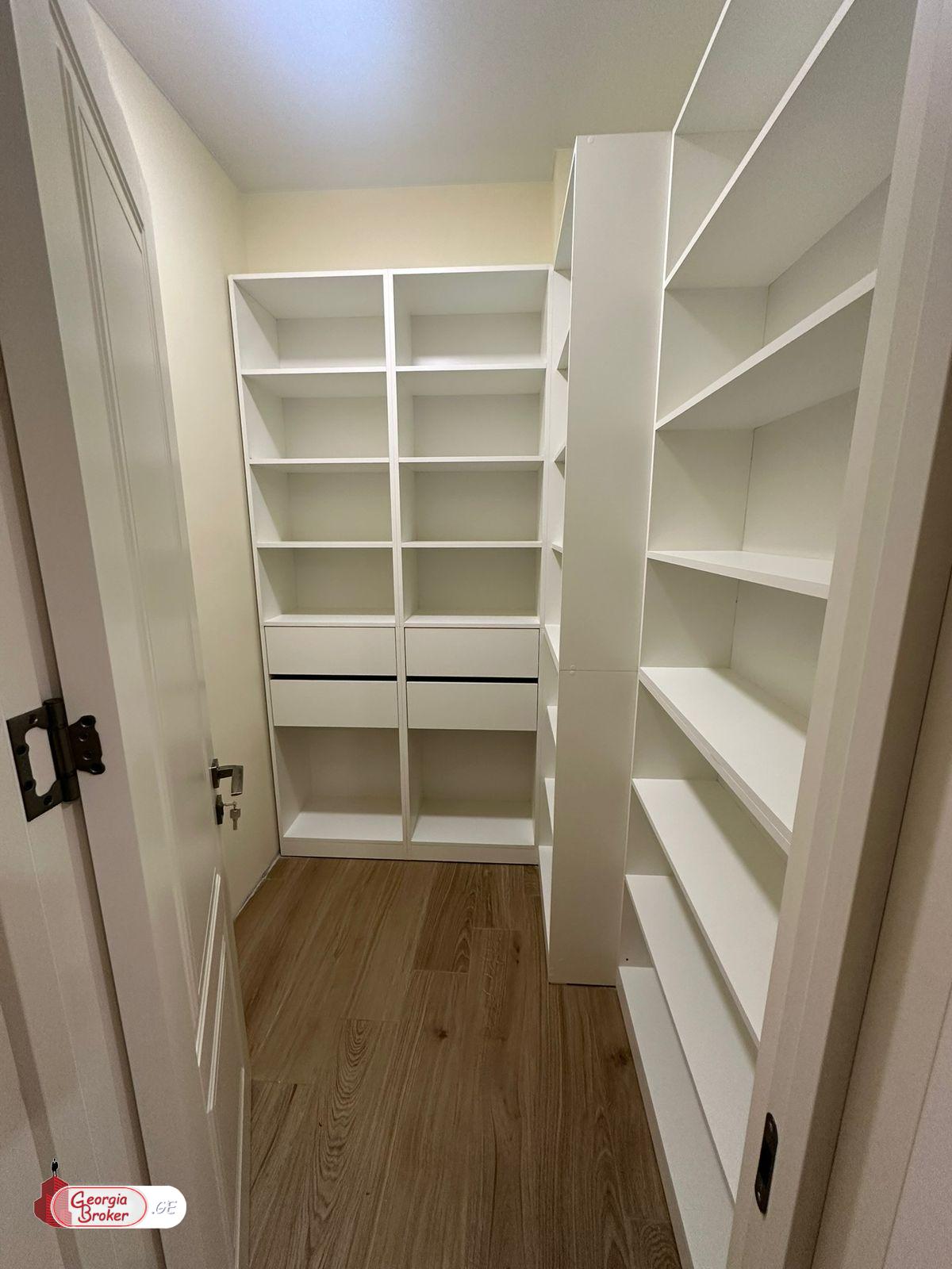 იყიდება ახალი გარემონტებული 3 ოთახიანი ბინა